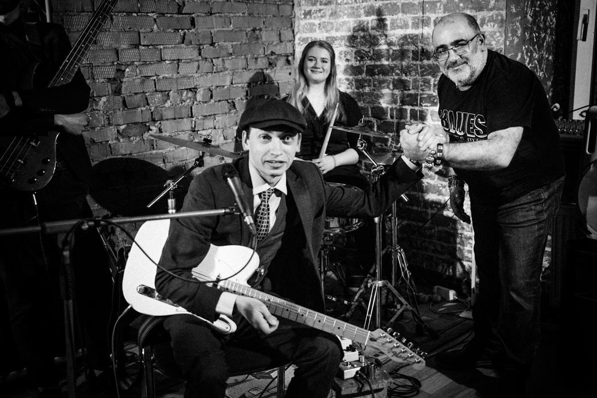 Комната 60. Квартирник у Саакяна. Семейный и свадебный фотограф Катя Антонова Москва Сочи