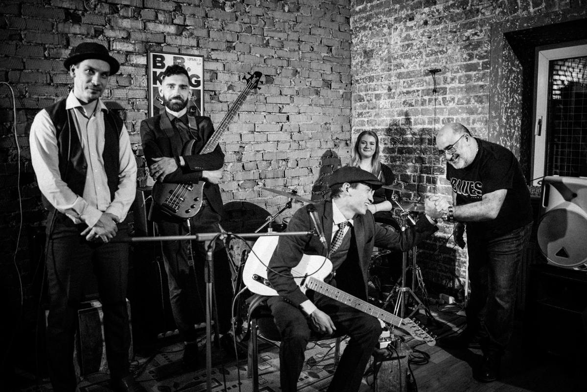 Комната 60. Квартирник у Саакяна. Семейный и свадебный фотограф Катя Антонова Москва Сочи