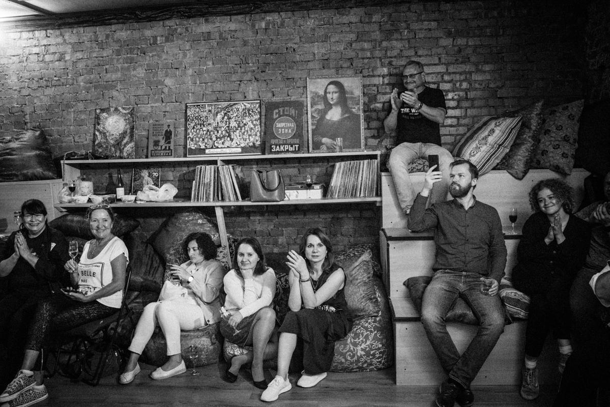 Комната 60. Квартирник у Саакяна. Семейный и свадебный фотограф Катя Антонова Москва Сочи