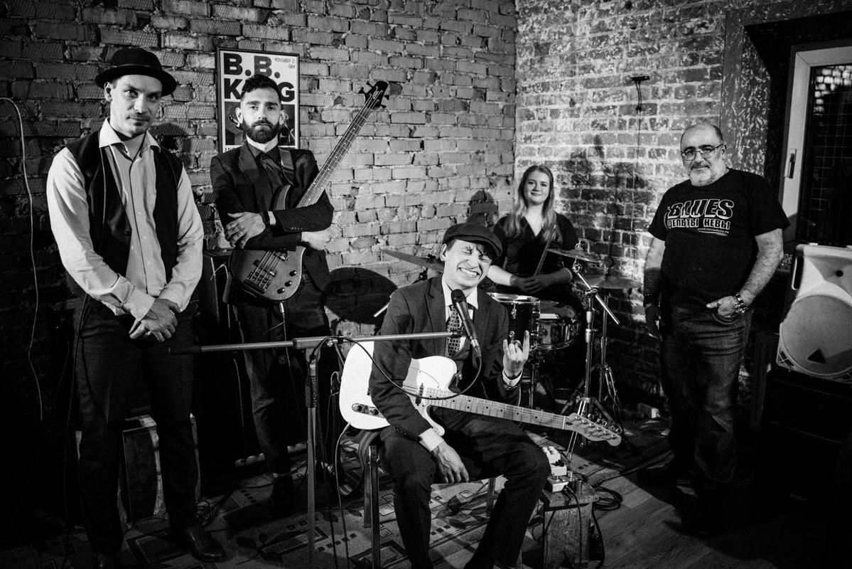 Комната 60. Квартирник у Саакяна. Семейный и свадебный фотограф Катя Антонова Москва Сочи