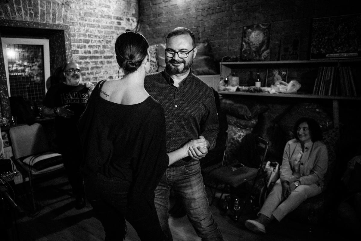 Комната 60. Квартирник у Саакяна. Семейный и свадебный фотограф Катя Антонова Москва Сочи