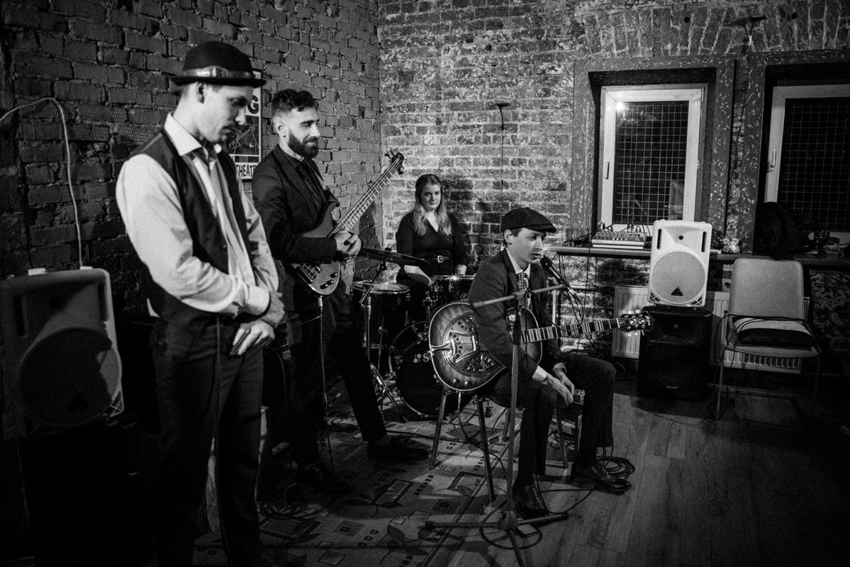 Комната 60. Квартирник у Саакяна. Семейный и свадебный фотограф Катя Антонова Москва Сочи