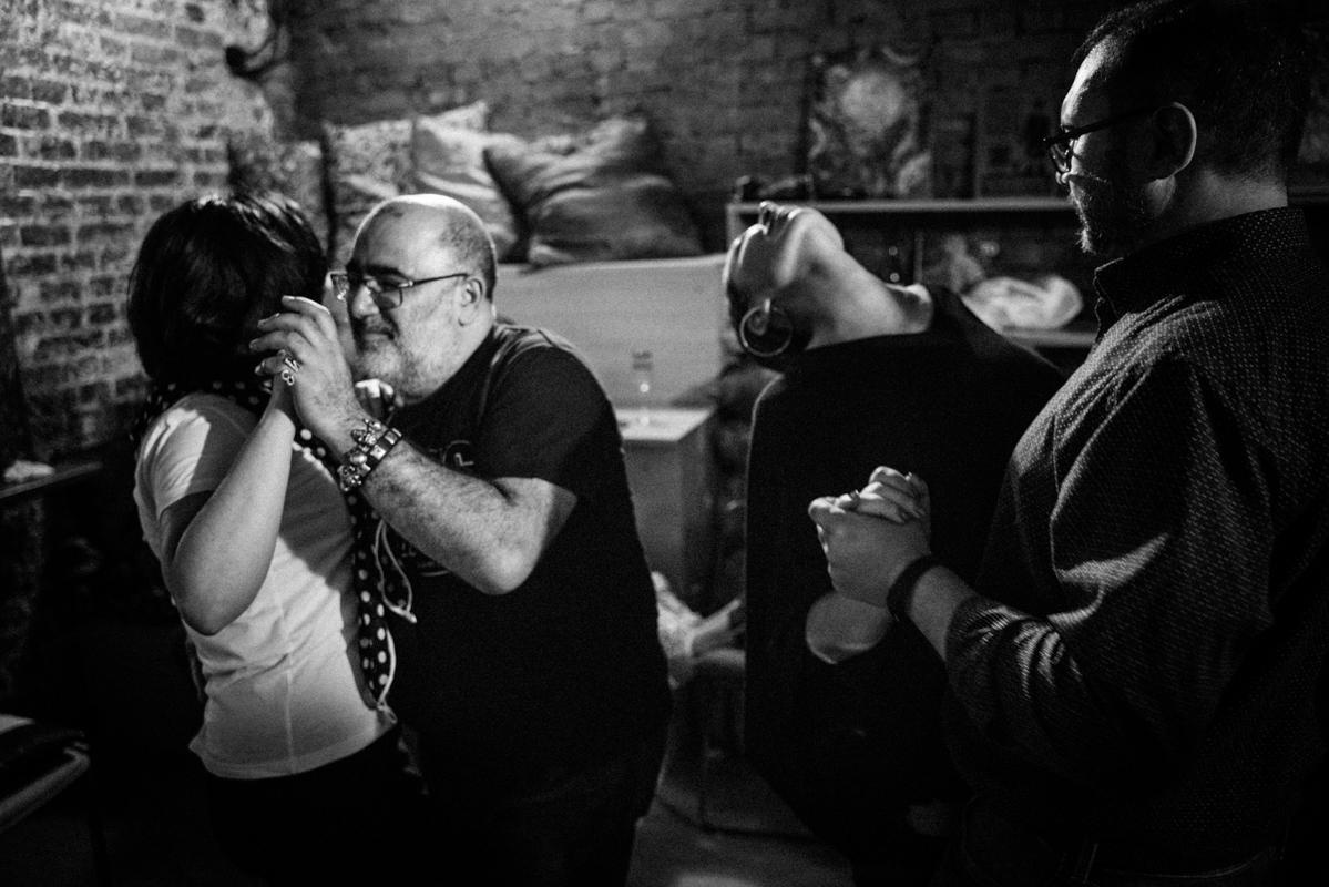 Комната 60. Квартирник у Саакяна. Семейный и свадебный фотограф Катя Антонова Москва Сочи