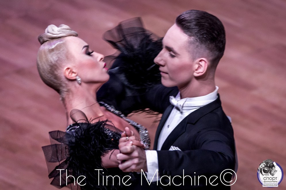 DANCE. Фотограф для маркетплейсов Михаил Бове