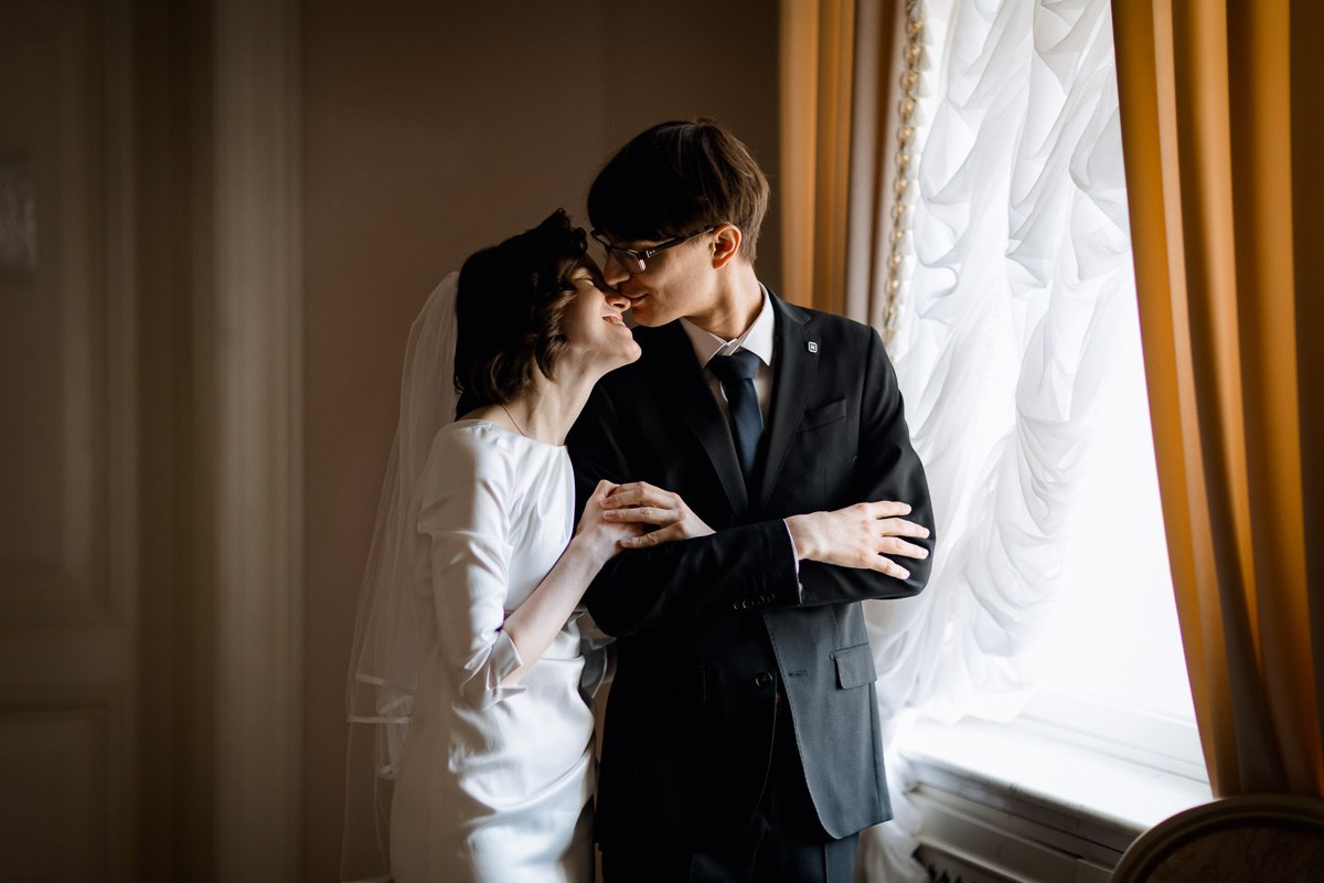 Свадебная фотосессия в ЗАГСе. Свадебный фотограф в Санкт-Петербурге Антон Владимиров
