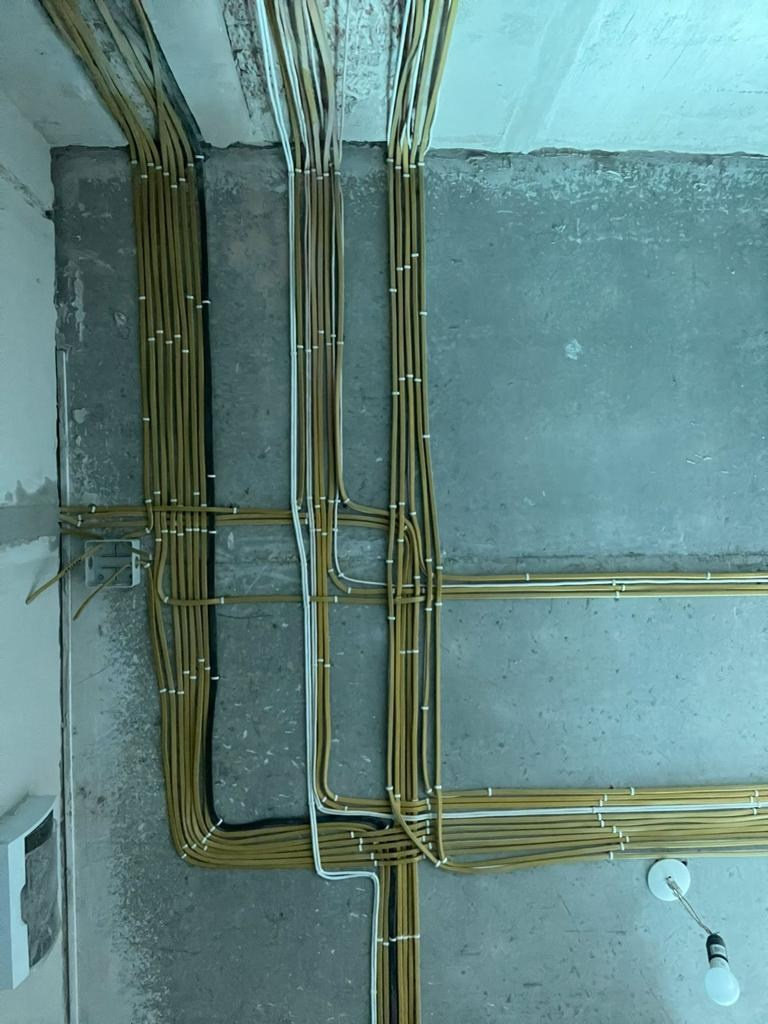 Черновые электромонтажныеработы. Мамонт