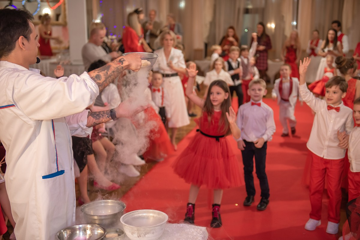 Выпускной в детской школе моделей HAPPYkids 2024. Семейный и коммерческий фотограф в Сочи Александр Бодунов