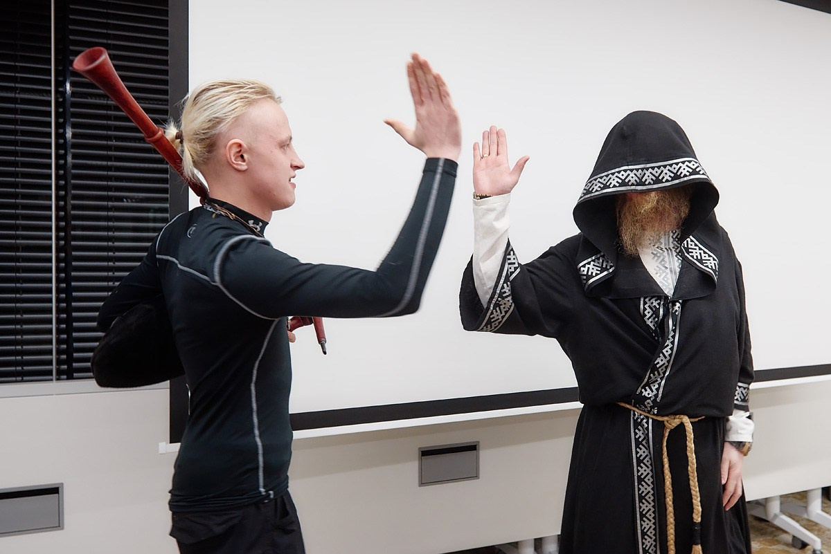 Нейромонах Феофан в Avito. Репортажный фотограф в Москве Вадим Францев