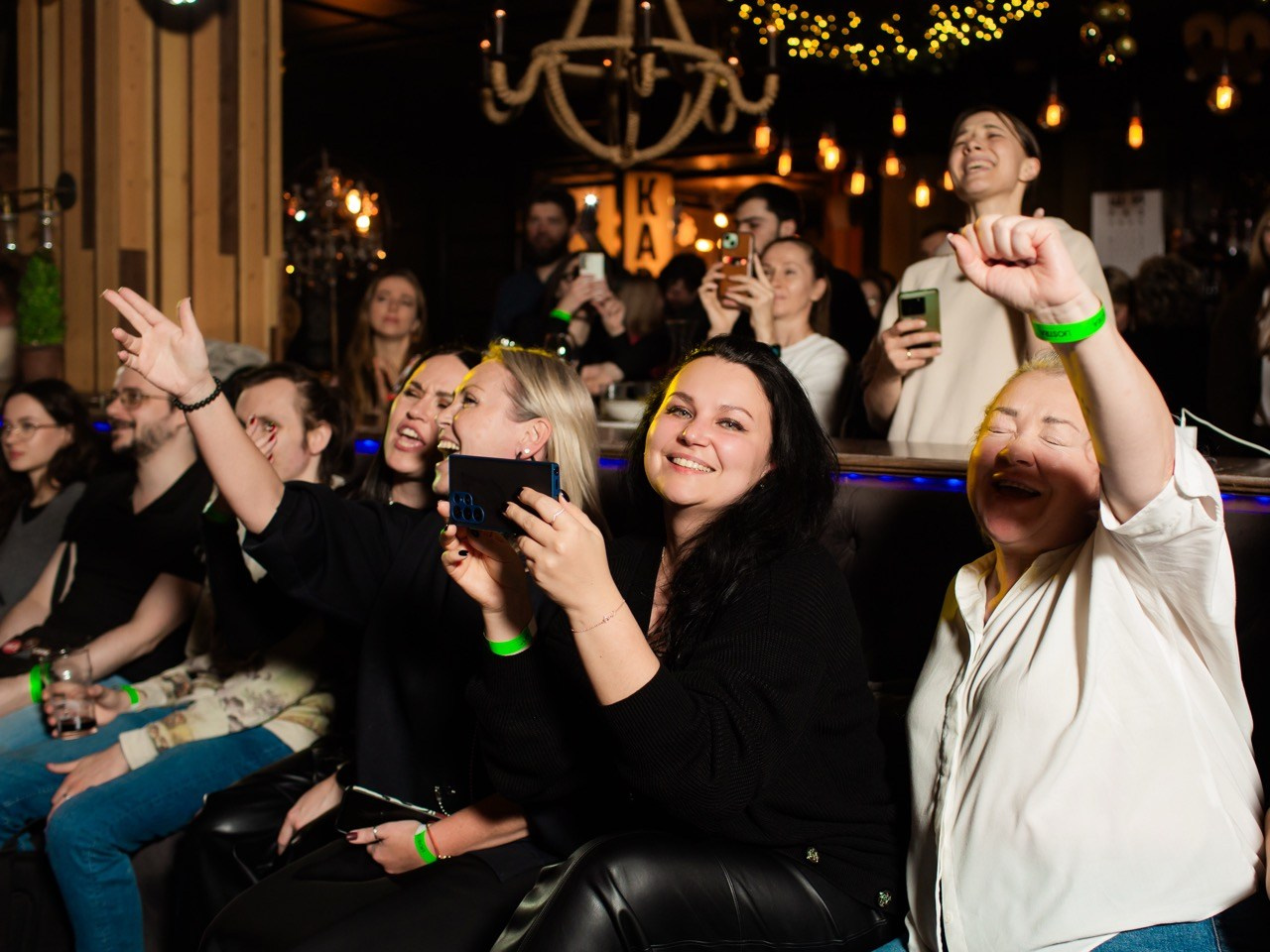 LЮSTRA bar 10.12.2025. Московская кавер-группа BankBand