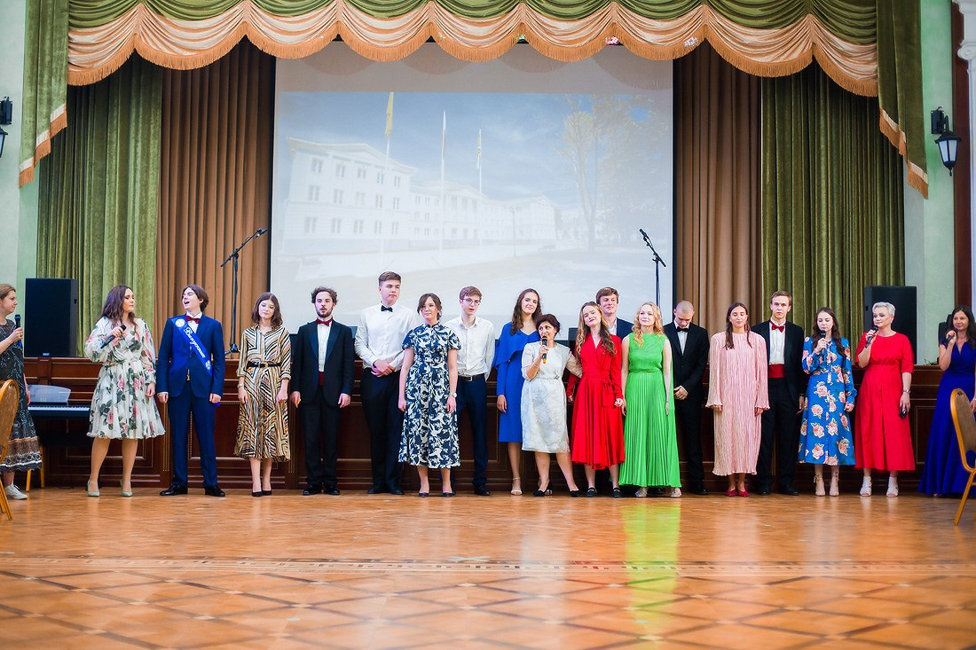 Выпускной в гимназии «Василиада». Репортажный фотограф Борис Геер