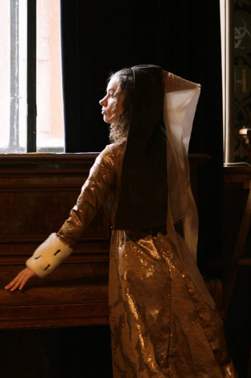 Готический. Костюмер, художник кино и телевидения в спб