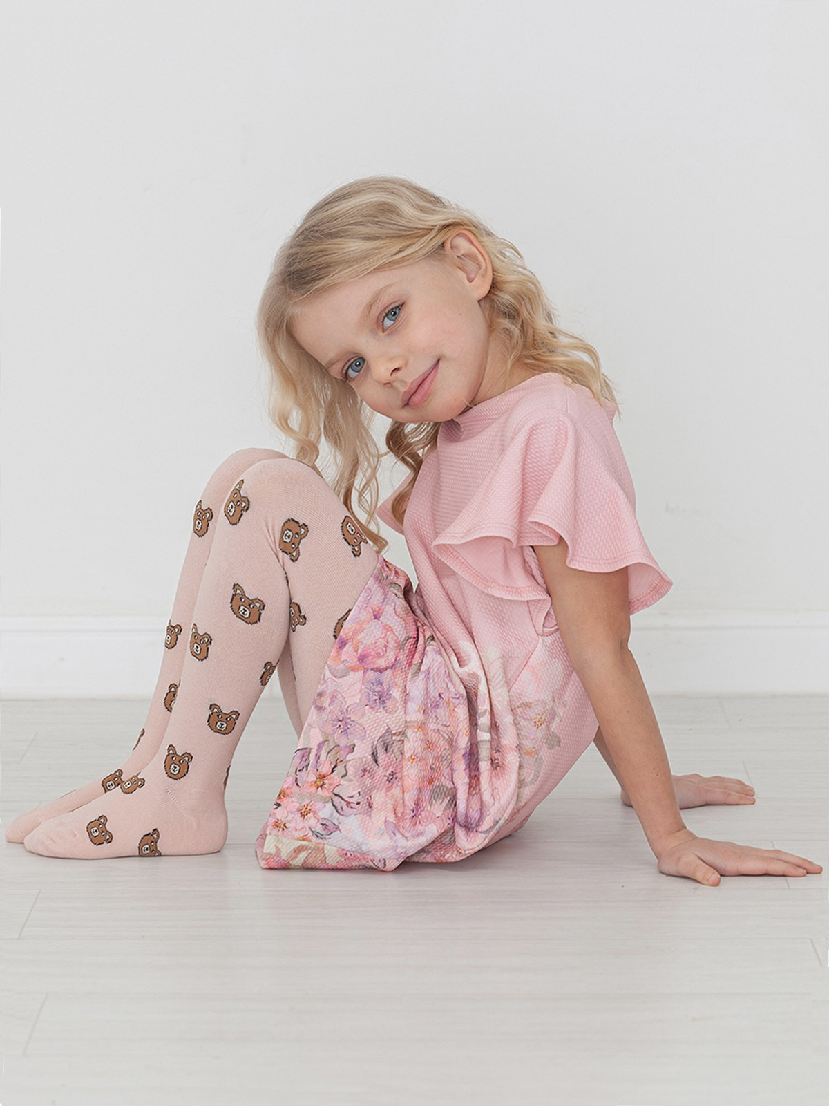 Детская съёмка колготок. Сборные фотосъёмки в Москве. фотосессии одежды.фотограф