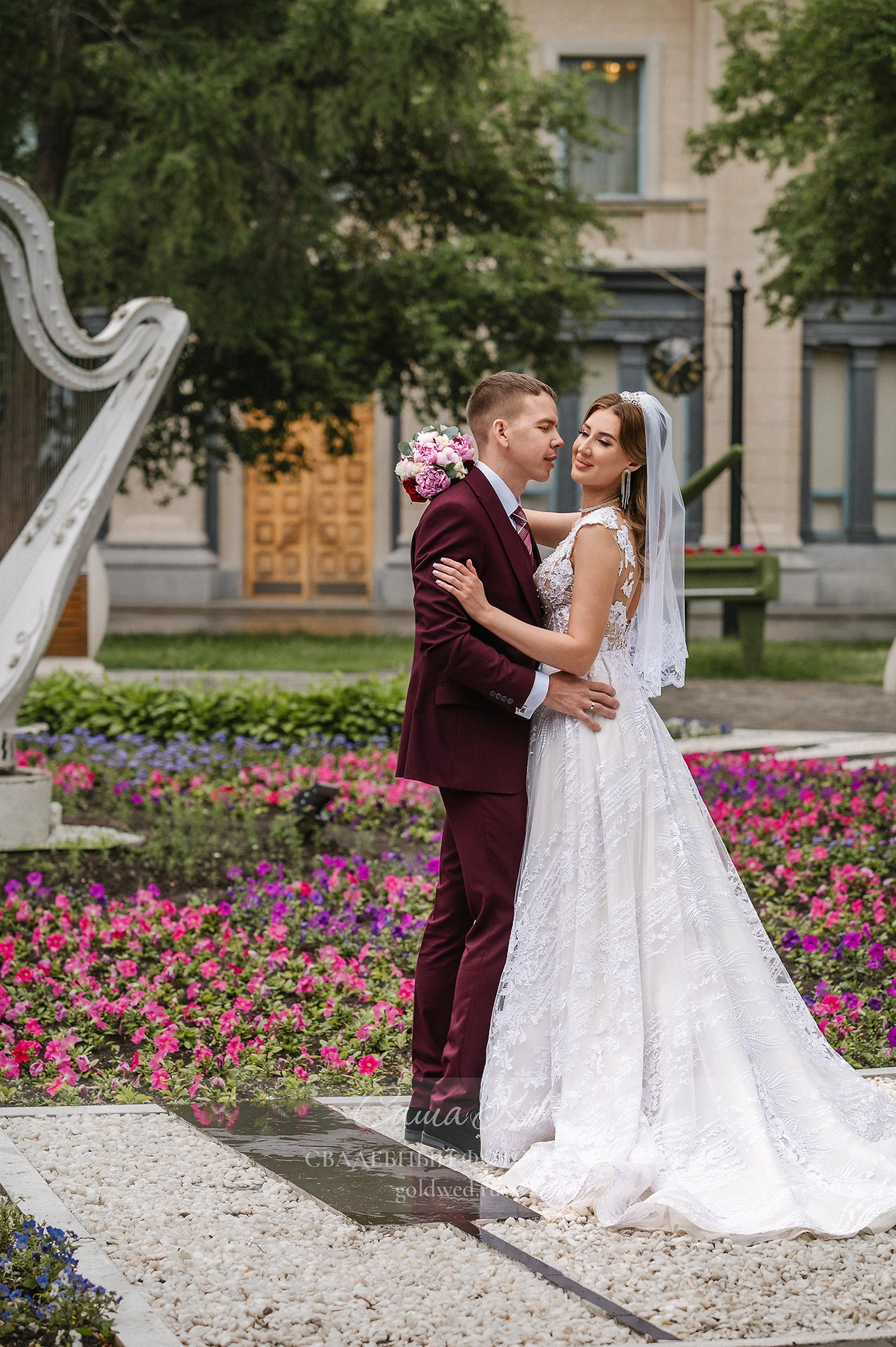 Свадебная фотосессия A&N в дождливую и пасмурную погоду в Новосибирске от профессионального фотографа Саши Кё. Свадебный, семейный и event фотограф в Новосибирске и Новосибирской области Саша Кё