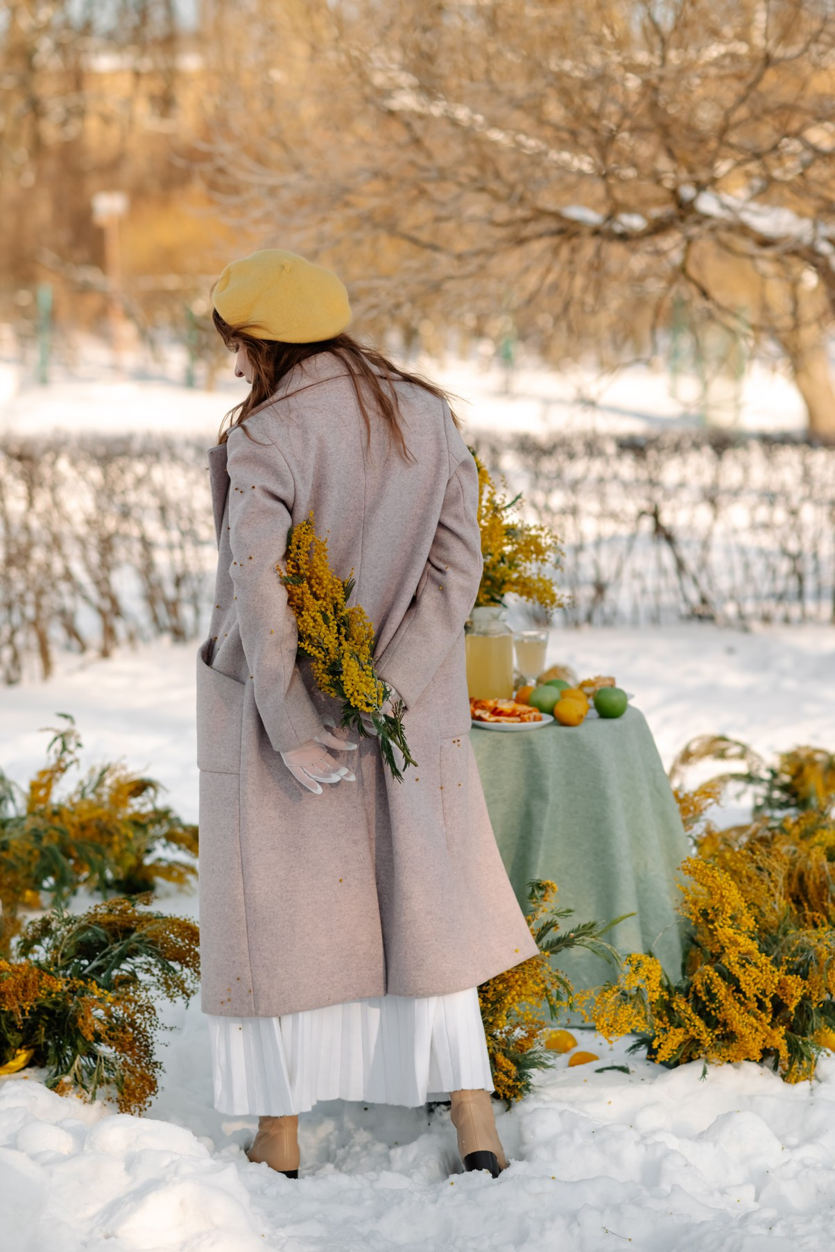 Анастасия с мимозой. Свадебный и сеейный фотограф в Санкт-Петербурге Елена Худякова