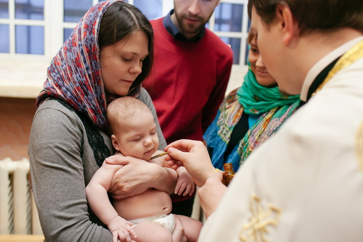 Крещение Казанская церковь Воскресенского Новодевичьего монастыря. Фотограф на крещение в Санкт Петербурге