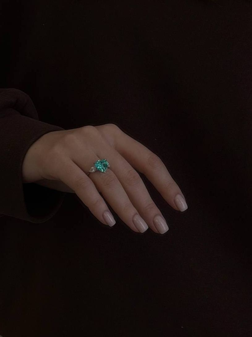 Ювелирные изделия и бижутерия