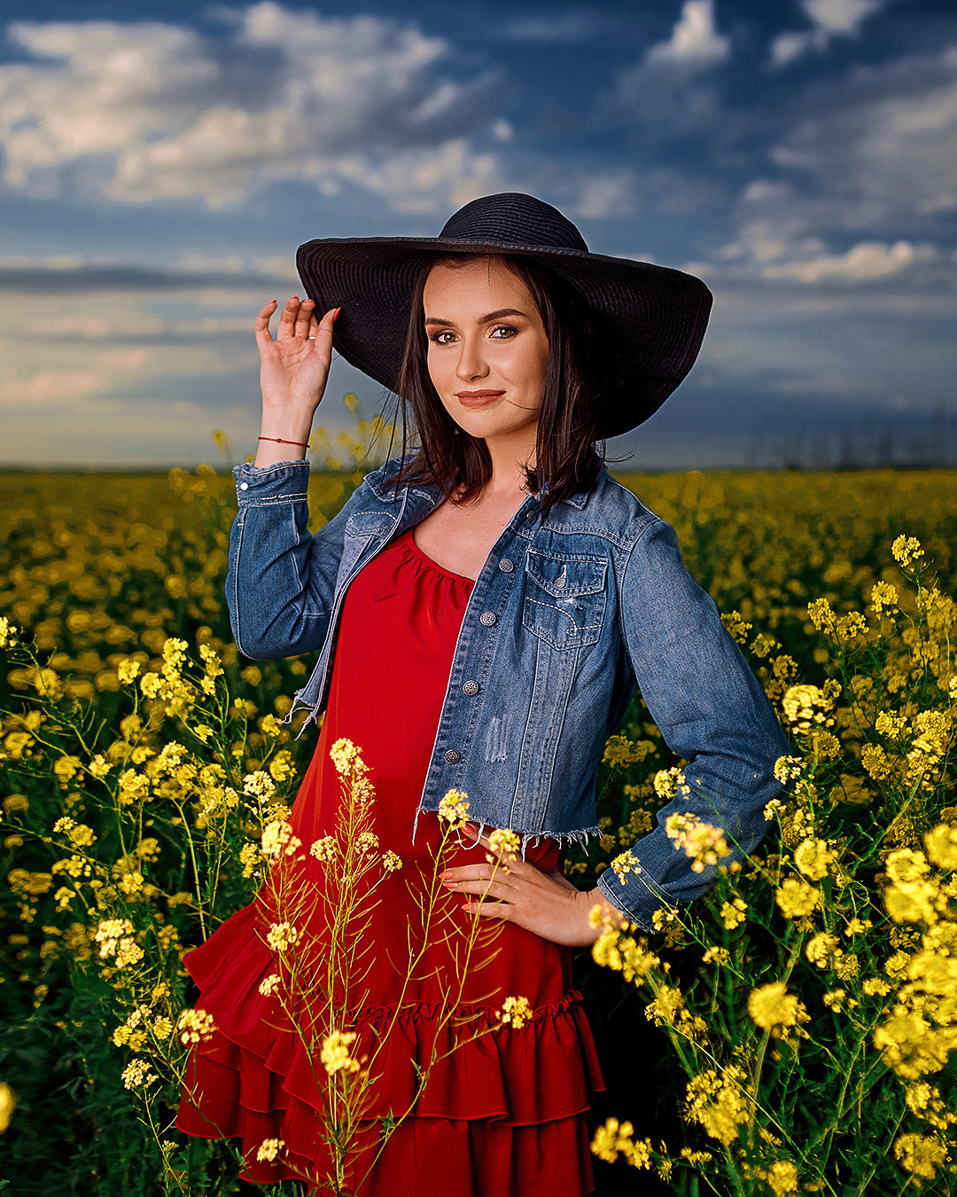 Настя в цветах. Фотограф в Тольятти Вячеслав Цуркан