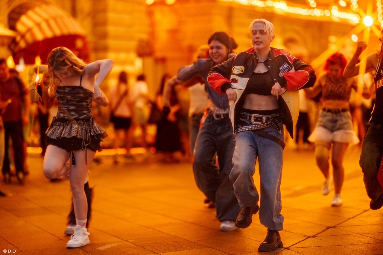 Cover dance in public'. Различные мероприятия и просто фотографии людей