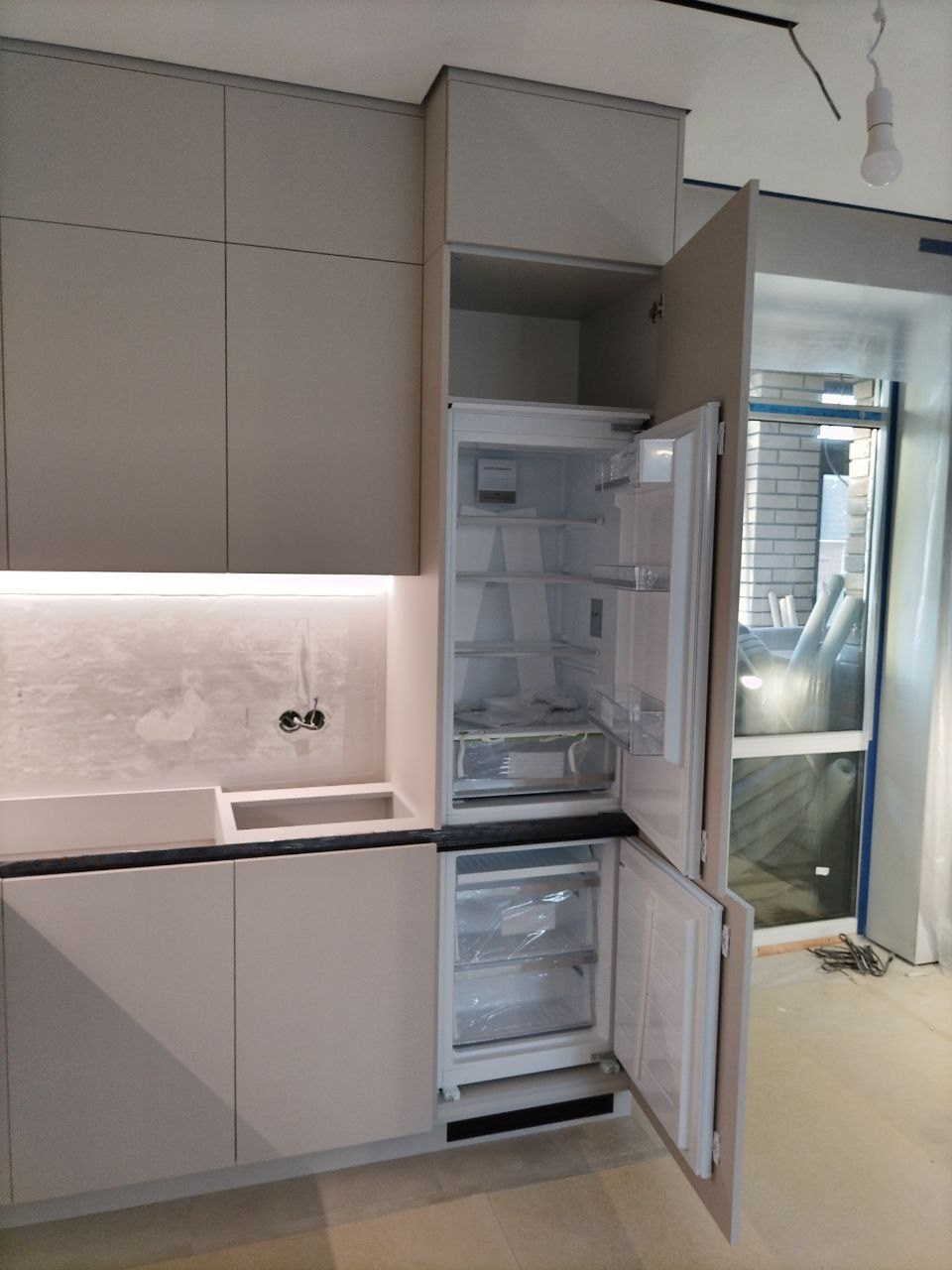 Фото с монтажа |Мебель на заказа: кухни, шкафы и т.д. в Томске. ГУДРУМ — Мебель на заказ в Томске | Кухни | Шкафы | Стулья и Столы