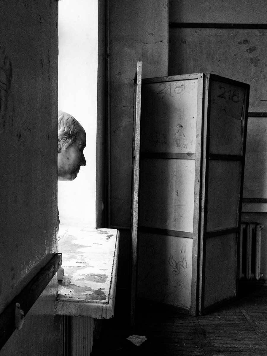 The life of sculptures. Vasiliy Riabovol — Fine Art Photographer | Time, Space, and Silence