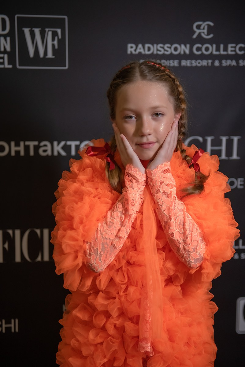 SochiFashionWeek2024 дизайнер Анохина Светлана. Семейный и коммерческий фотограф в Сочи Александр Бодунов