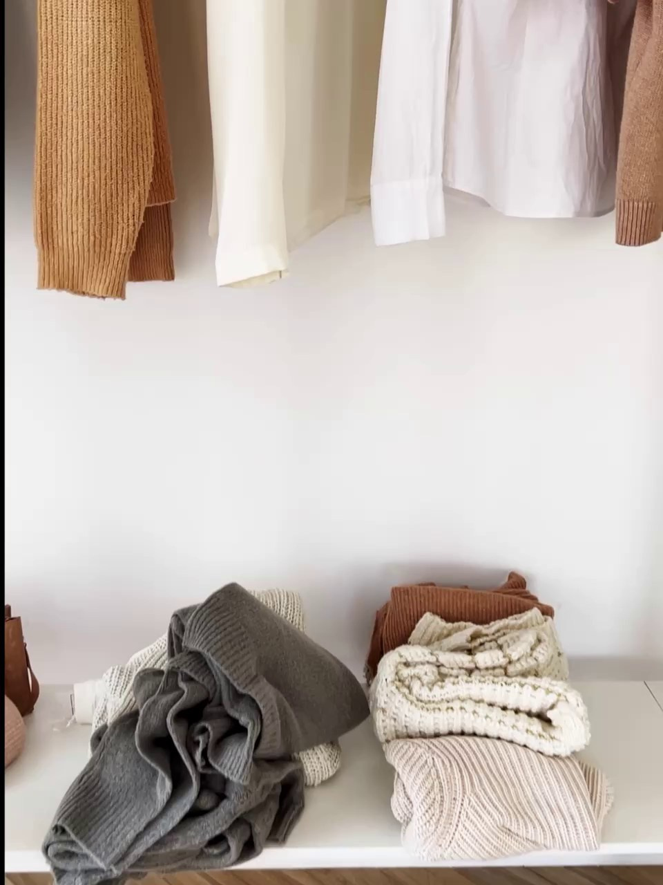 Видео в интерьере/с моделями. KED Production — продакшн из СПб. Создаём фото, видео и контент, который помогает брендам и селлерам продавать больше