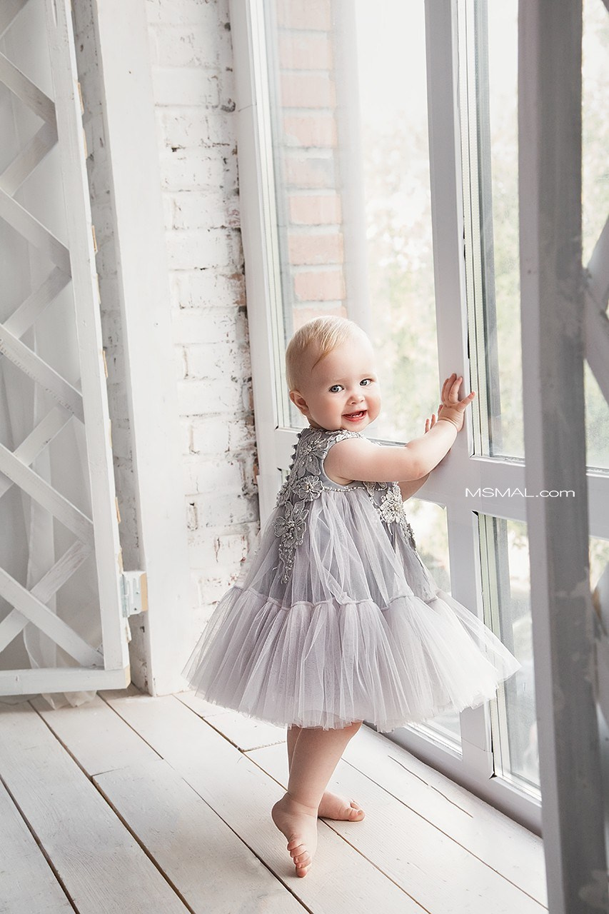 фотосессия дня рождения ребенка, фотосъемка в красивых платьях, фотосессия в фотостудии