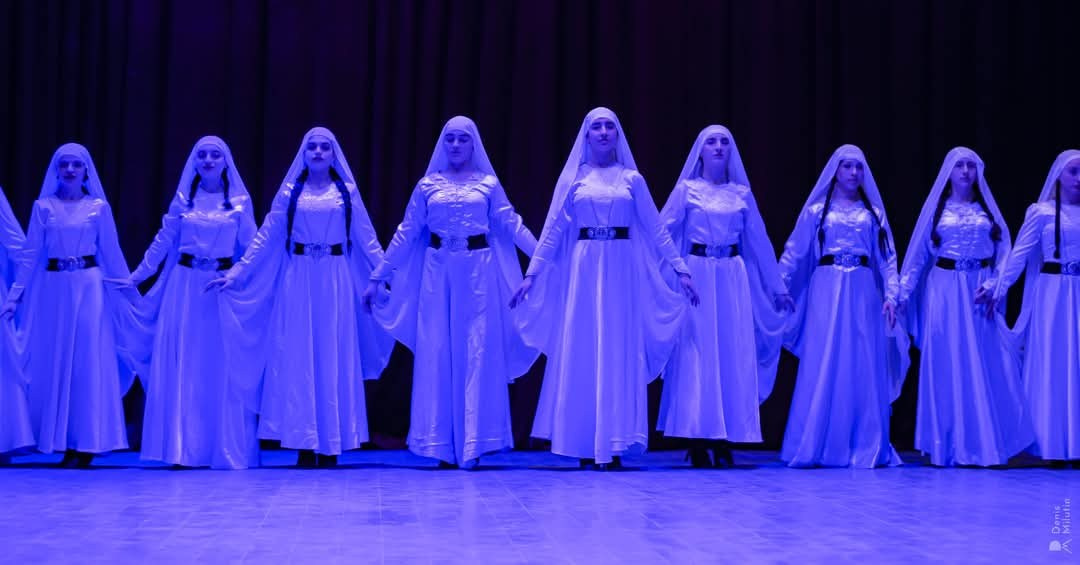 Грузинский танец. Портретный фотограф Денис Милютин