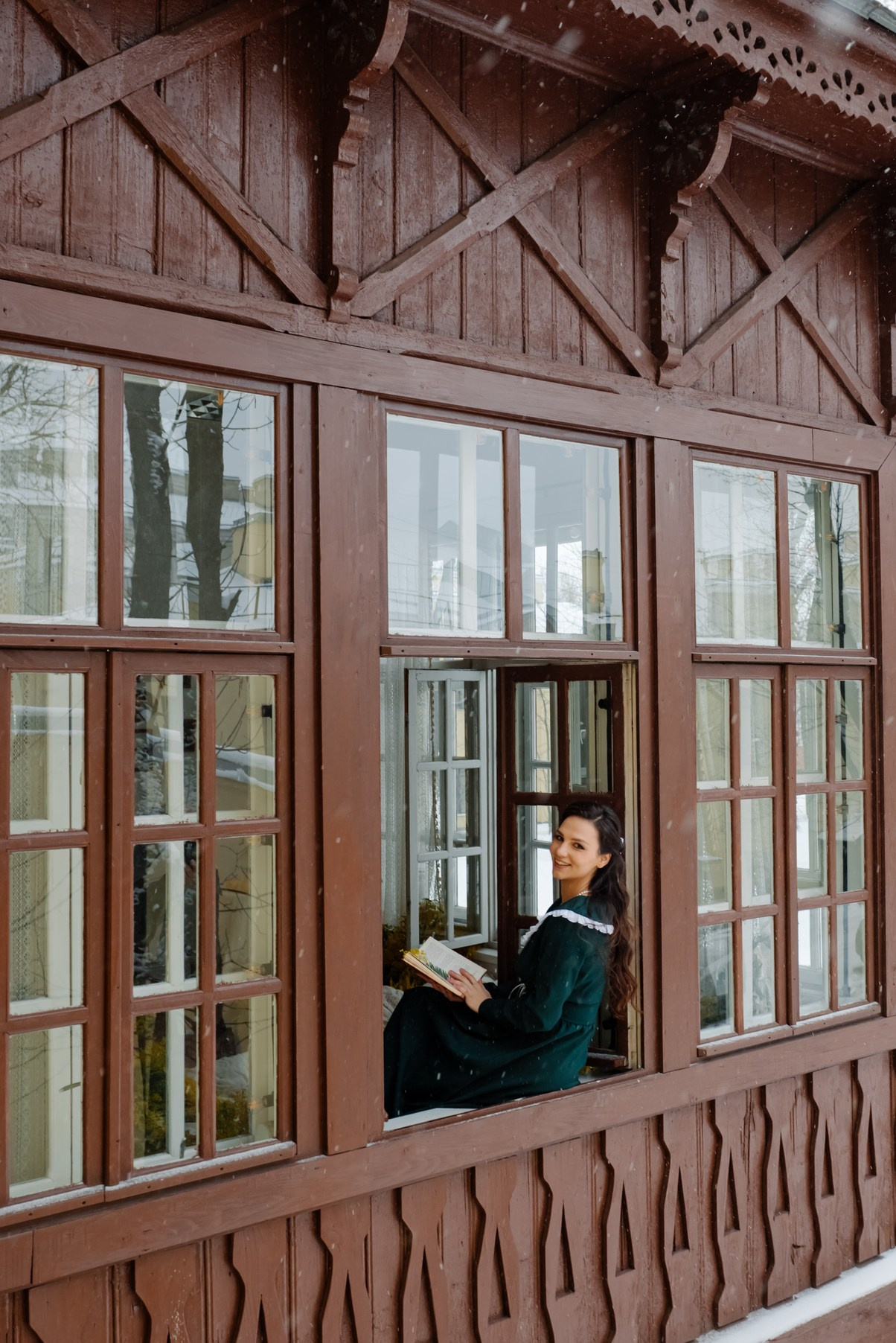 Анастасия с мимозой. Свадебный и сеейный фотограф в Санкт-Петербурге Елена Худякова