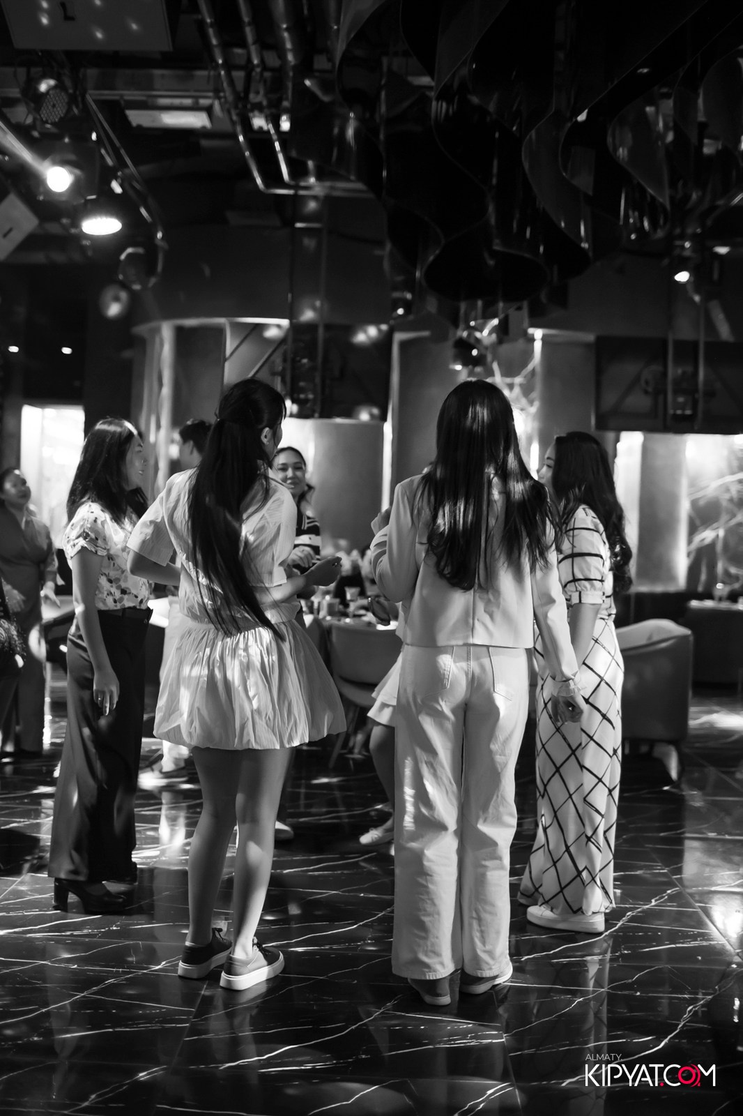 MOOD KARAOKE & TERRACE. КИПЯТКОМ АЛМАТЫ!