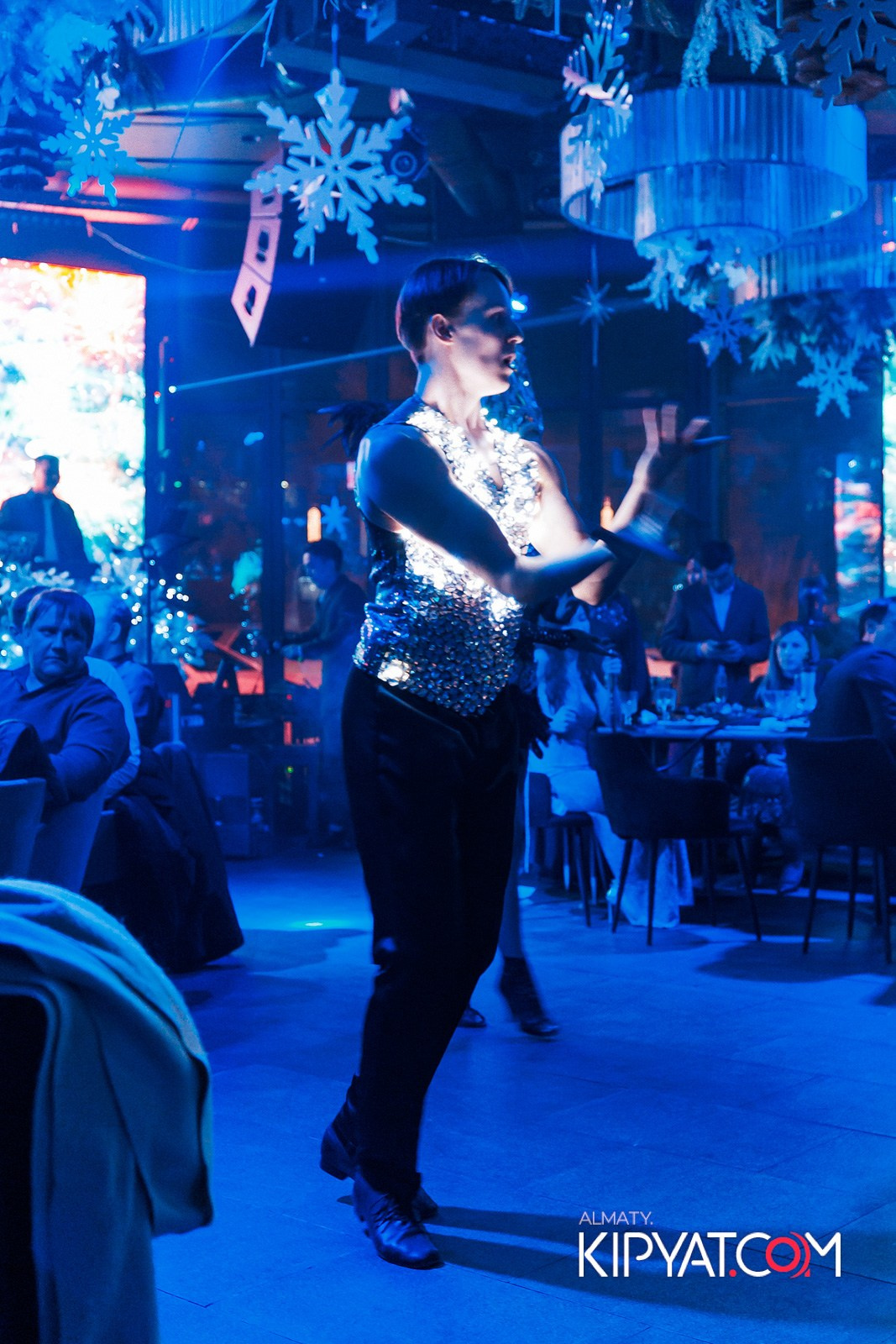 FRIENDS BAR & TERRACE. КИПЯТКОМ АЛМАТЫ!