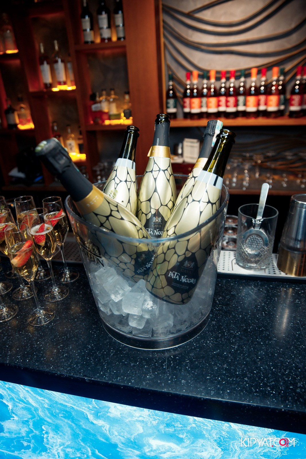 LAUREATE KARAOKE HALL. КИПЯТКОМ АЛМАТЫ!