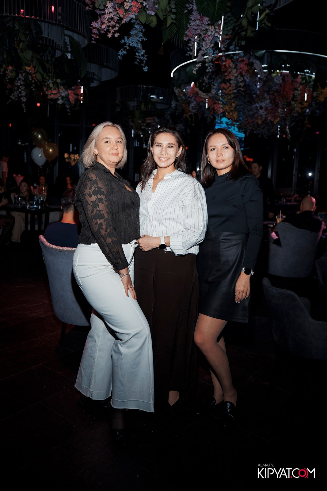 FRIENDS BAR & TERRACE. КИПЯТКОМ АЛМАТЫ!