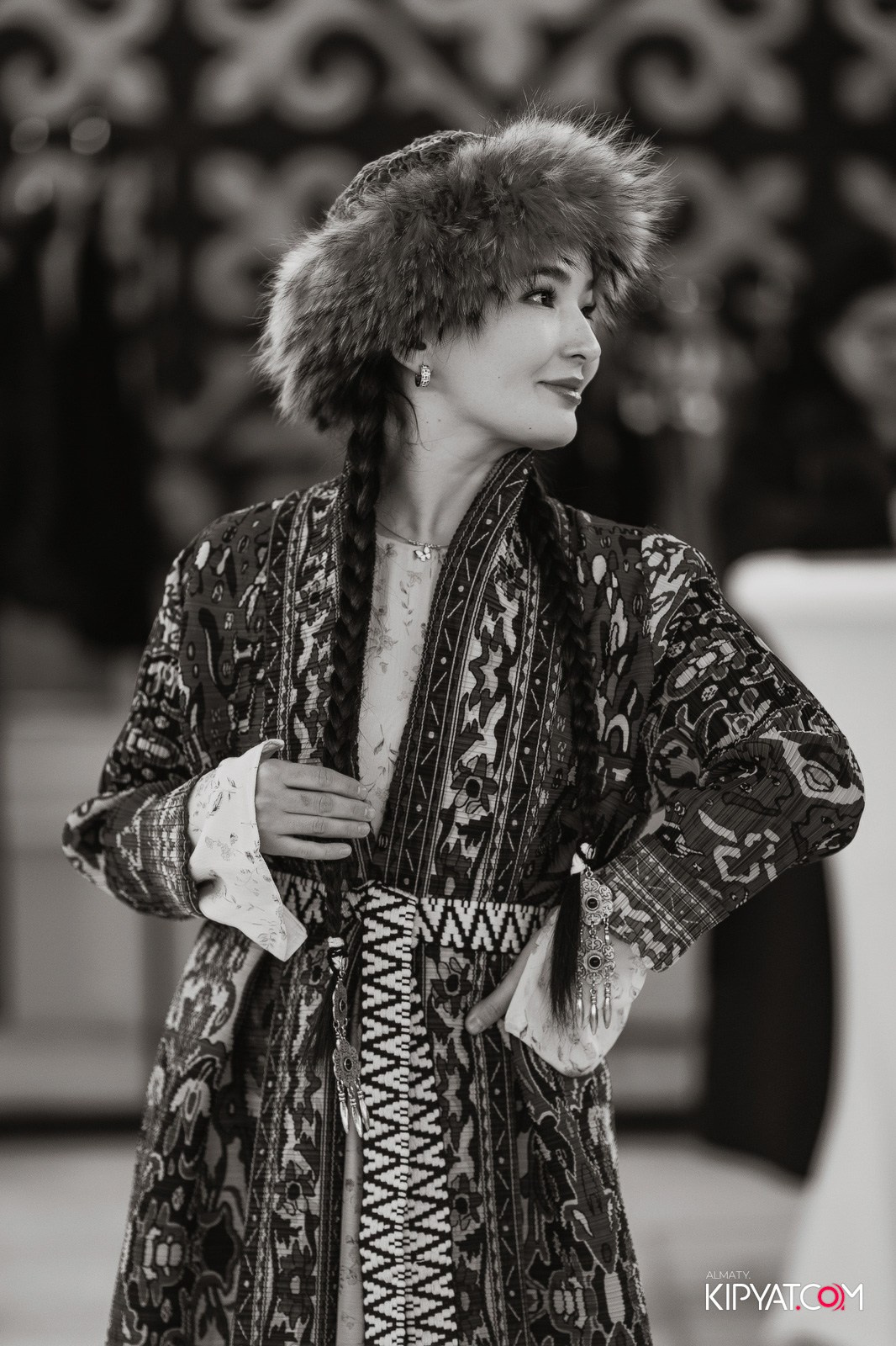 FASHION ПОКАЗ, КАЗАХСКОЙ НАЦИОНАЛЬНОЙ ОДЕЖДЫ. КИПЯТКОМ АЛМАТЫ!