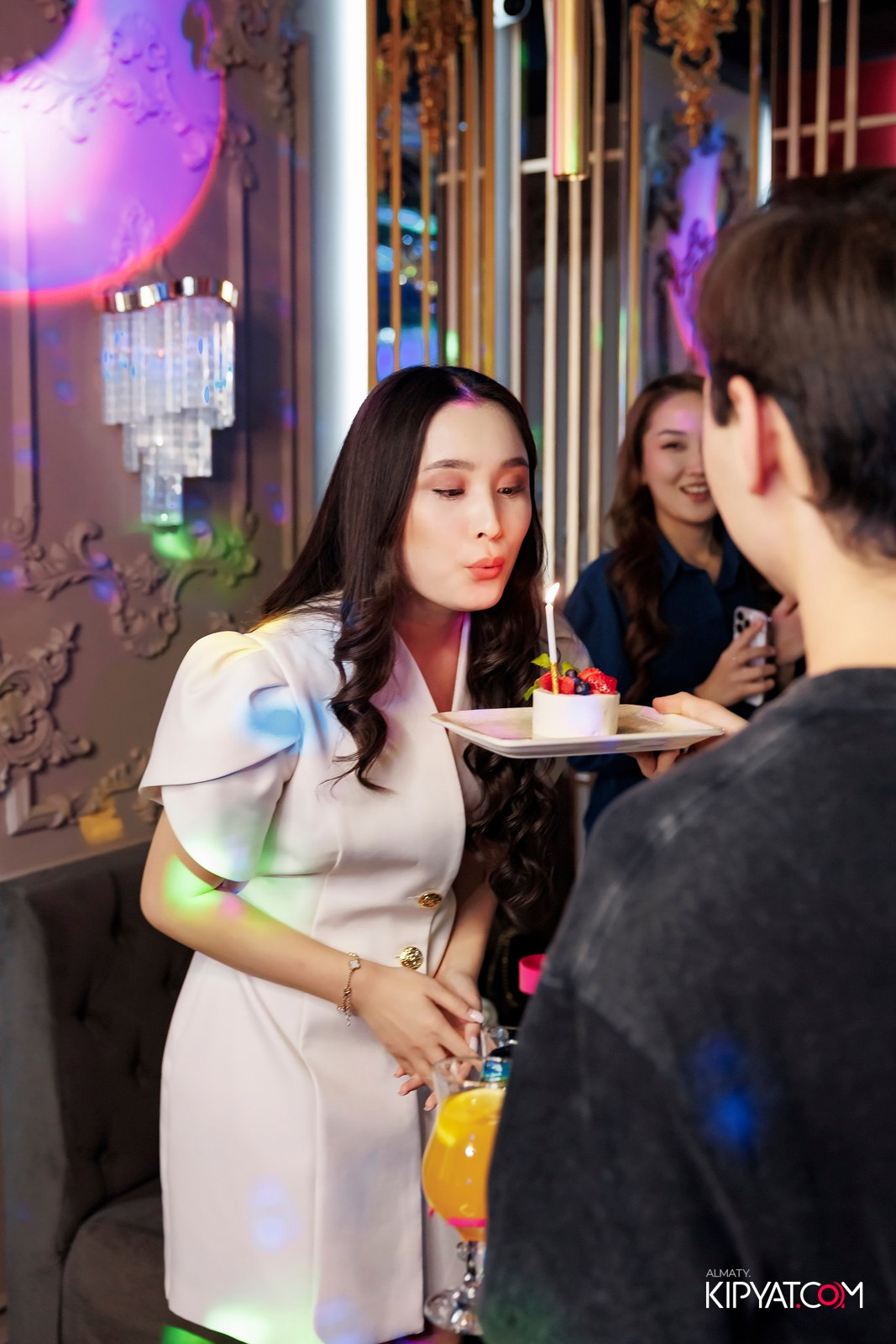 ЗАЯ, НА БИС. КИПЯТКОМ АЛМАТЫ!