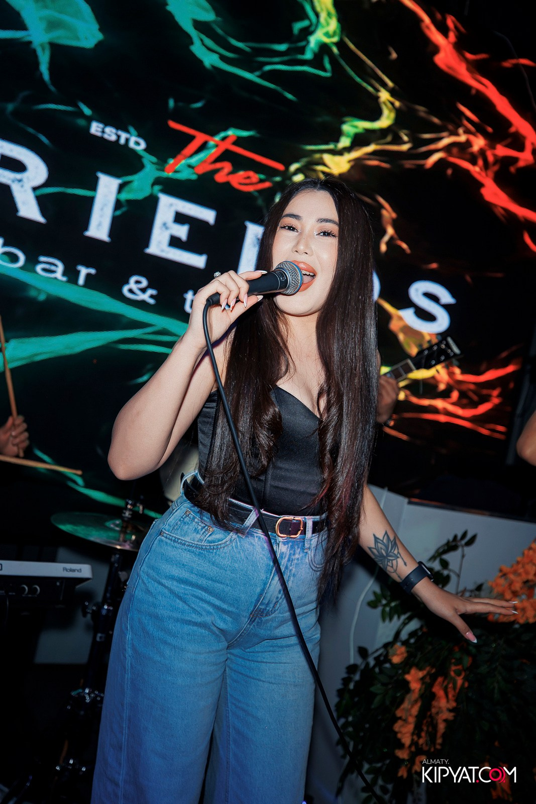 FRIENDS BAR & TERRACE. КИПЯТКОМ АЛМАТЫ!