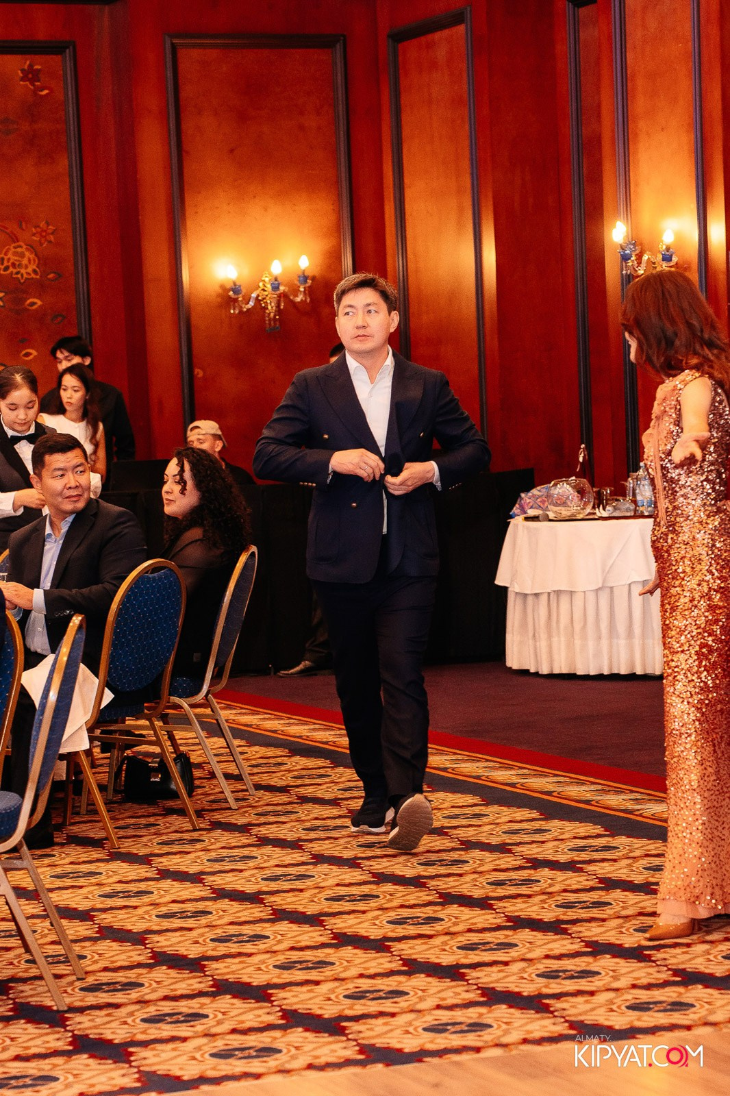 БЛАГОТВОРИТЕЛЬНЫЙ УЖИН В ЧЕСТЬ 30-ЛЕТИЯ ROTARY CLUB OF ALMATY. КИПЯТКОМ АЛМАТЫ!