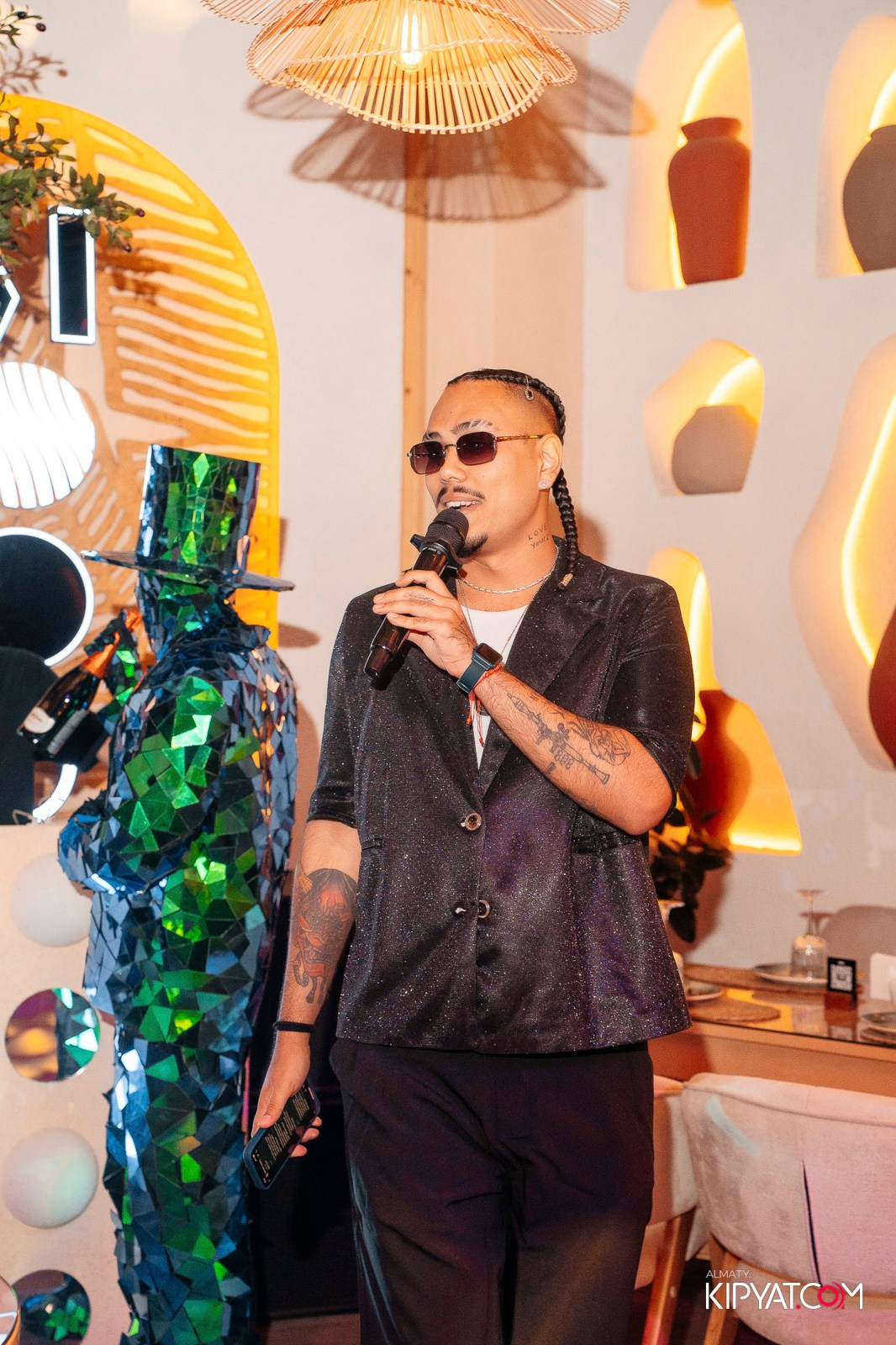 MOOD KARAOKE & TERRACE. КИПЯТКОМ АЛМАТЫ!