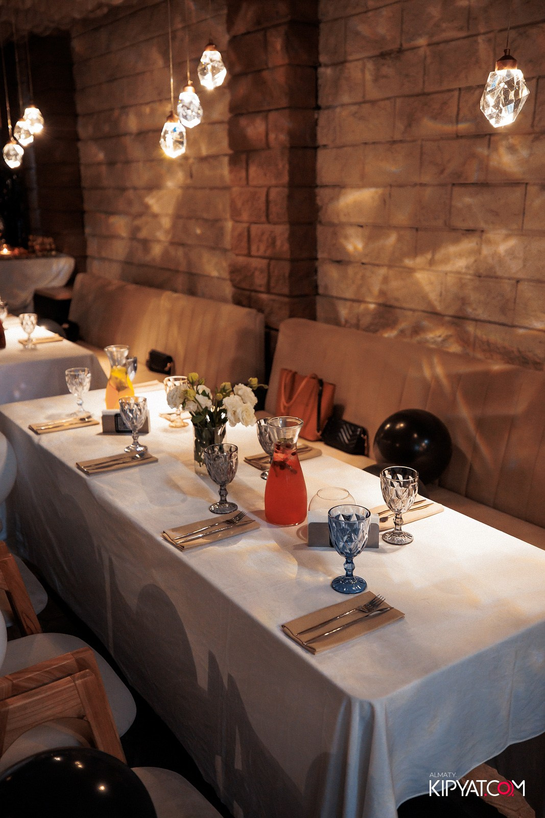 THE WALL STREET. КИПЯТКОМ АЛМАТЫ!