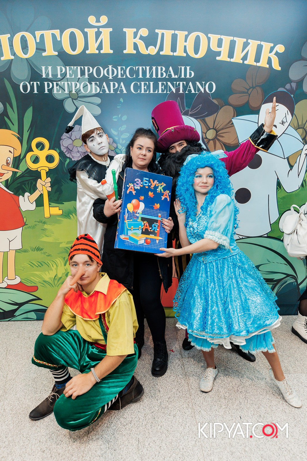 ЗОЛОТОЙ КЛЮЧИК И РЕТРОФЕСТИВАЛЬ ОТ РЕСТОБАРА CELENTANO. КИПЯТКОМ АЛМАТЫ!