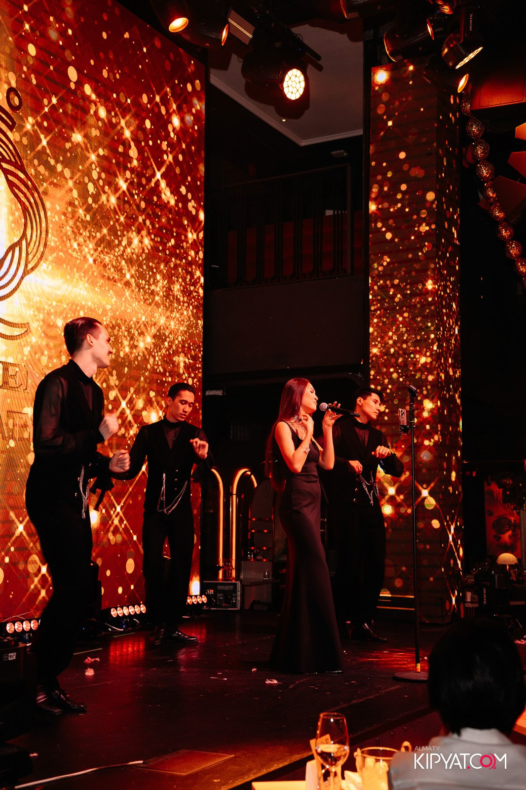 QUEEN. КИПЯТКОМ АЛМАТЫ!