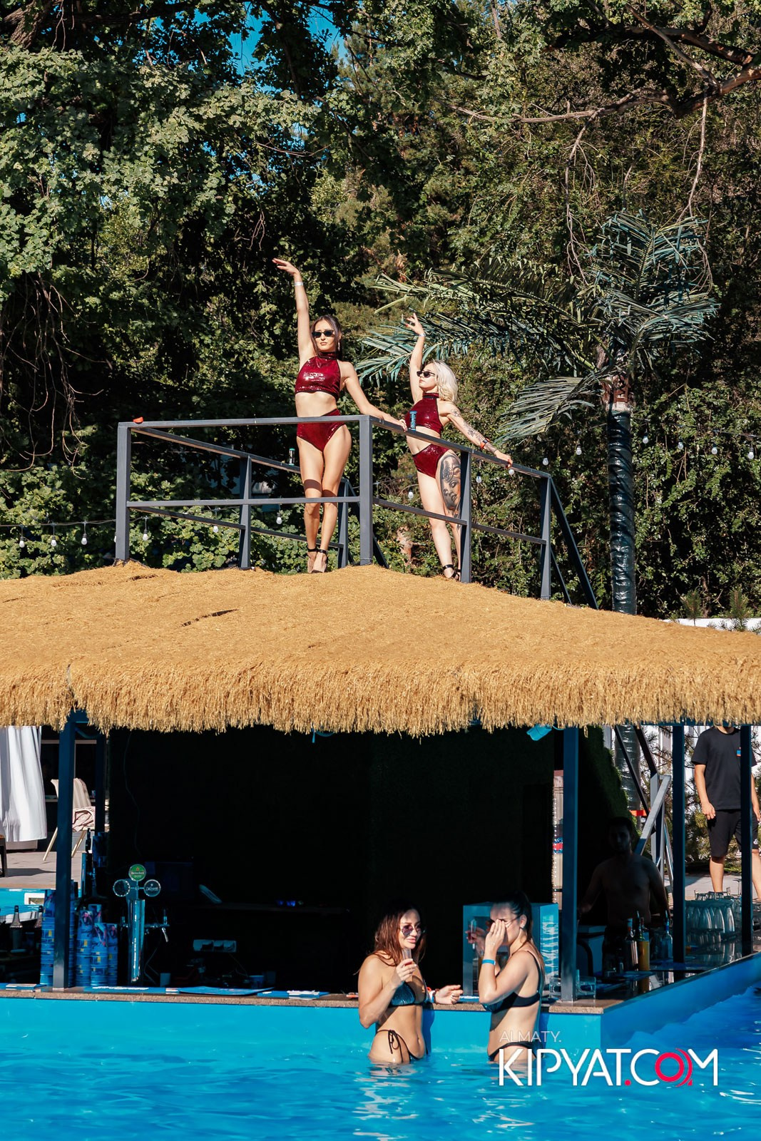 ПЕННАЯ ВЕЧЕРИНКА/ДЫМОВОЕ ШОУ/БАССЕЙН DELIGHT POOL. КИПЯТКОМ АЛМАТЫ!