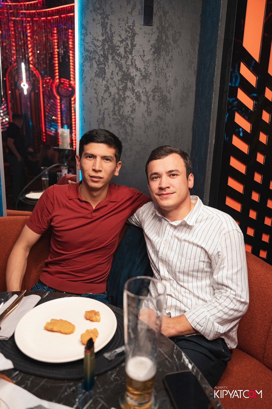 FRIENDS BAR & TERRACE. КИПЯТКОМ АЛМАТЫ!