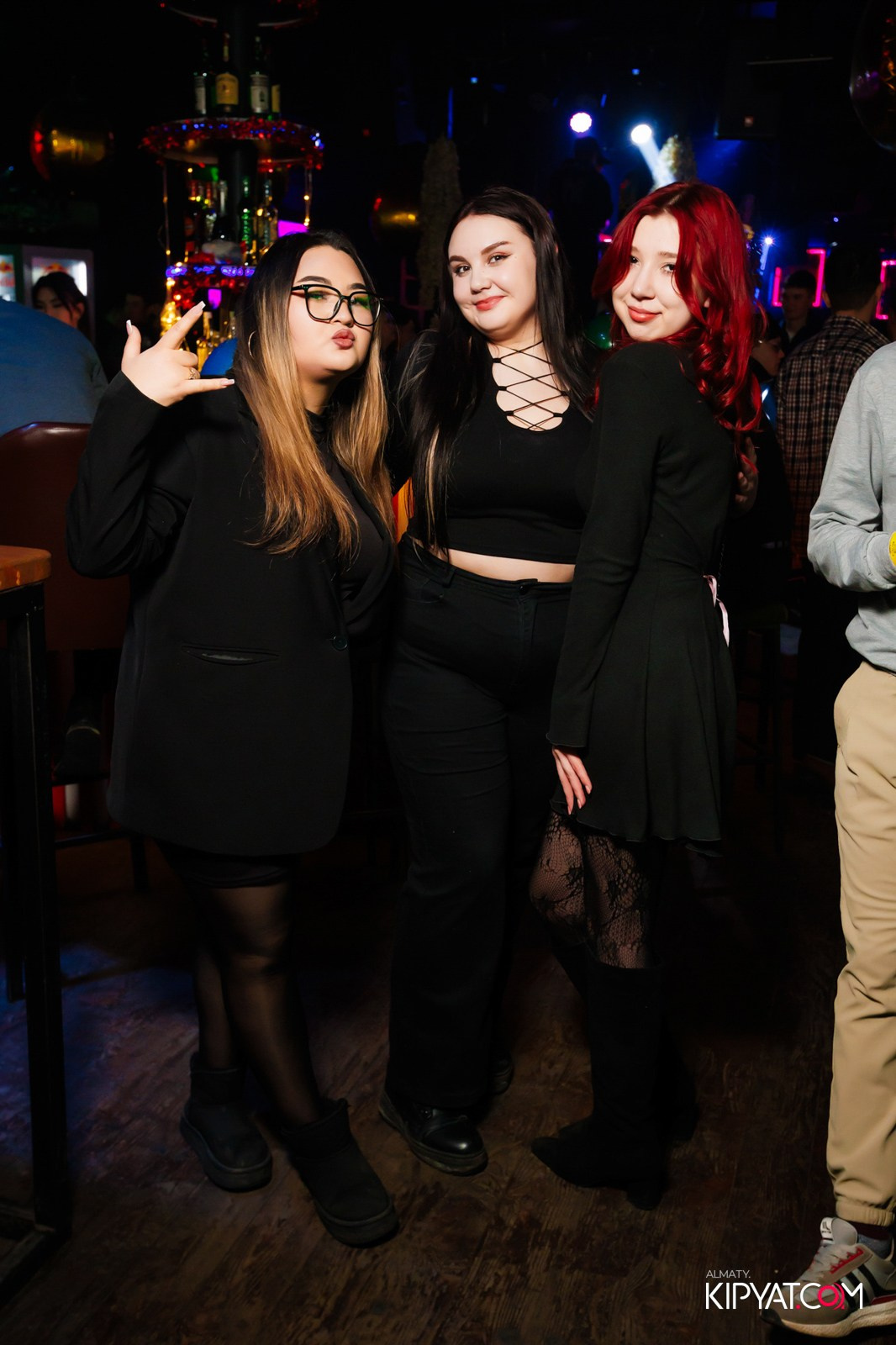 UYAT EMES BAR. КИПЯТКОМ АЛМАТЫ!