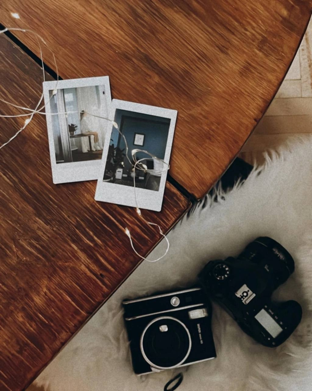 Кадры на инстакс instax моментальная фотография. Фотограф про чувства, моменты, любовь. свадебный и портретный фотограф