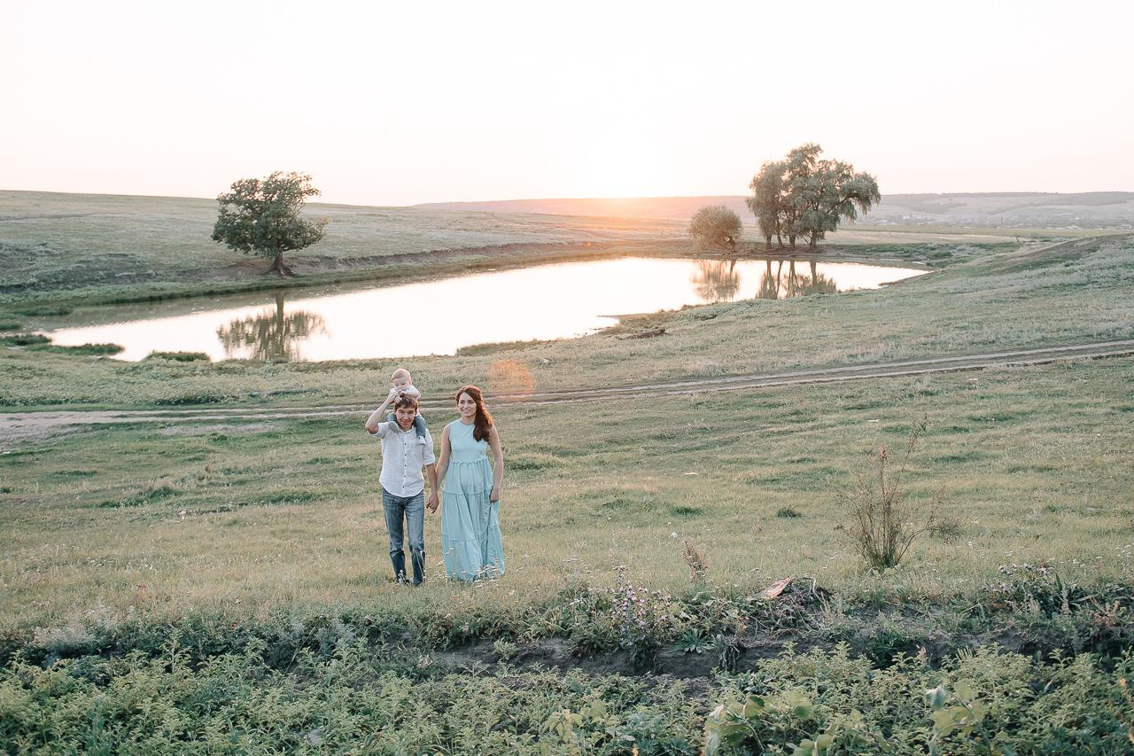 Ира, Равиль и Лёва в ожидании чуда. Фотограф Валерия Голубева (Миронова)