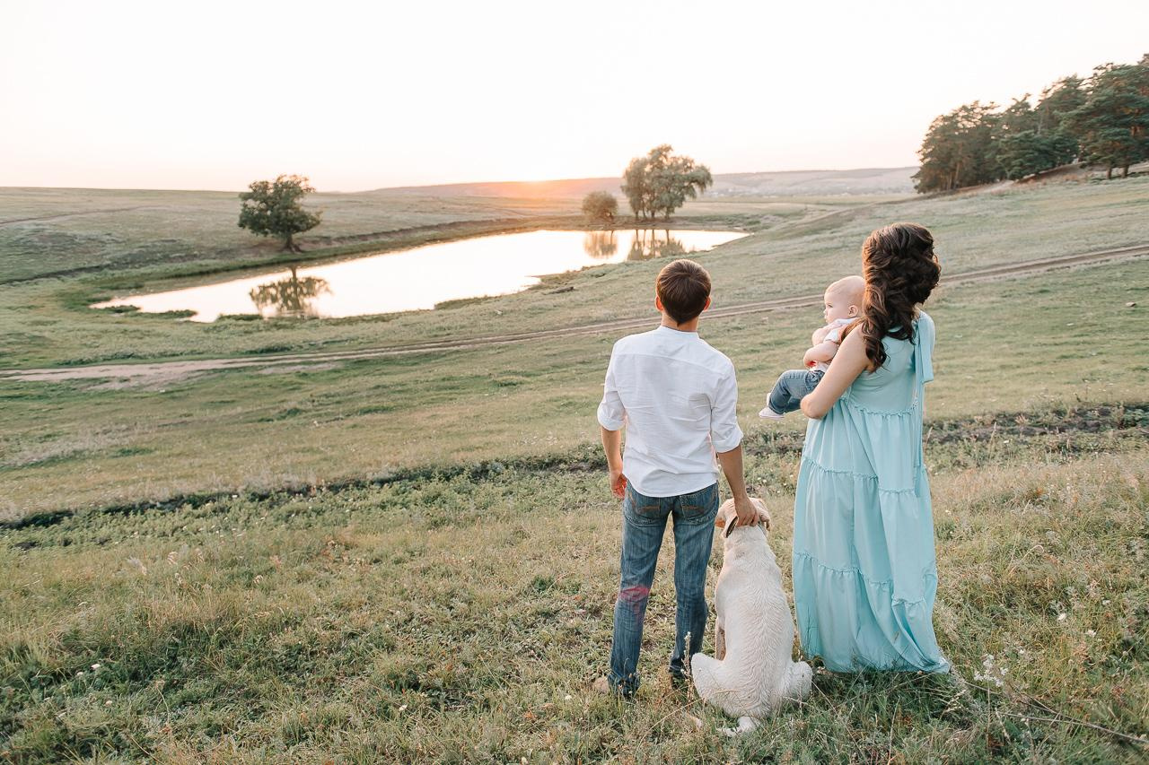 Ира, Равиль и Лёва в ожидании чуда. Фотограф Валерия Голубева (Миронова)