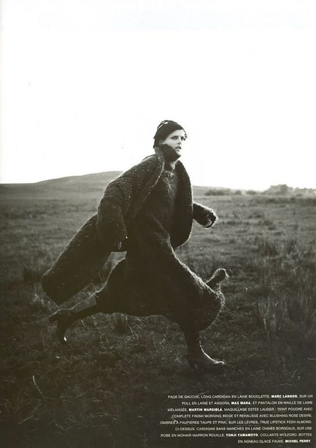 Девушка на берегу