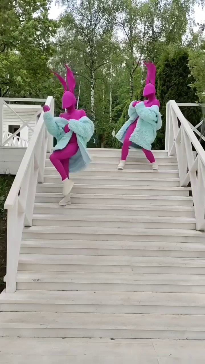 Зайцы на фотосессию. Мимы и Ходулисты на встречу гостей. Москва