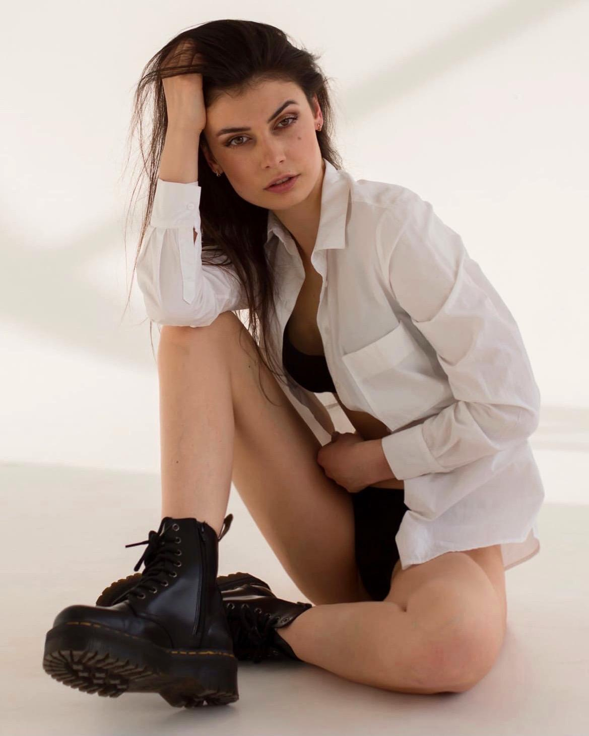 СОФИЯ S-M (42-44). Фото для маркетплейсов и интернет магазинов Москва